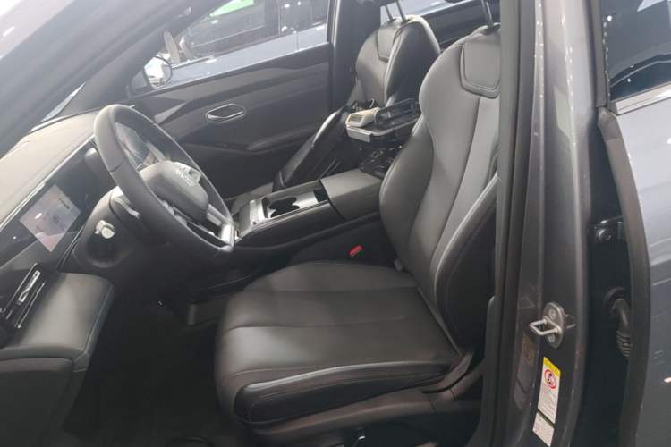 Used BYD Qin L 2025 EV 545KM Beyond Version Left Front Seat