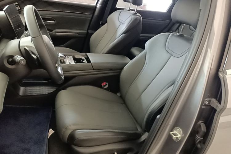 Used BYD Qin L 2025 DM-i Smart Drive 120KM Superior Model Left Front Seat