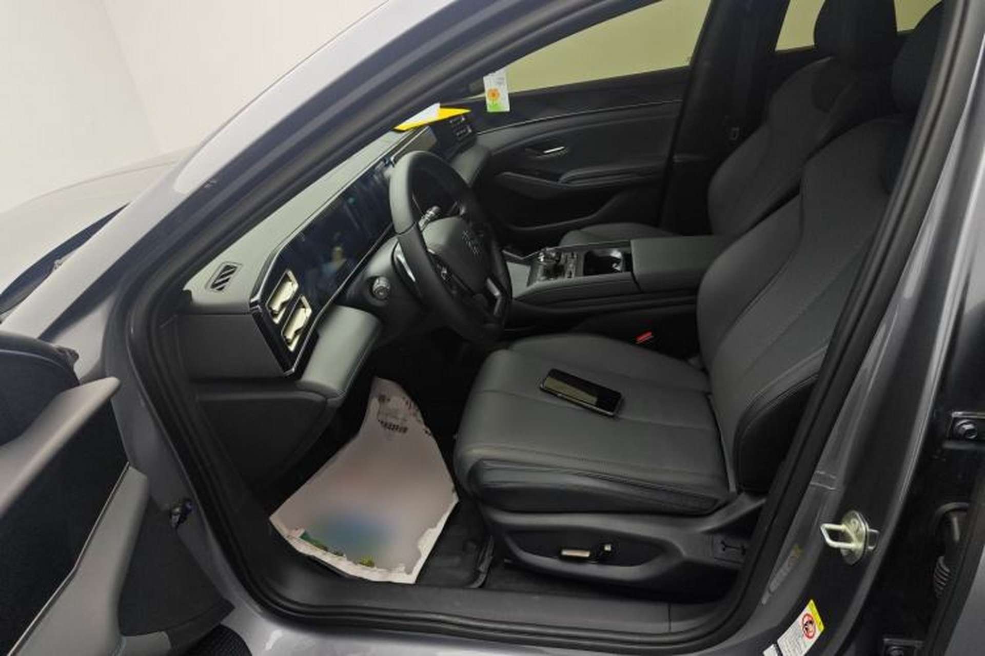 Used BYD Qin L 2025 DM-i Smart Drive 120KM Superior Model Left Front Seat