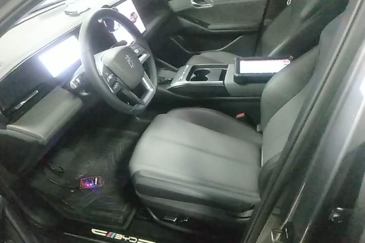 Used BYD Qin L 2025 EV 545KM Beyond Version Left Front Seat
