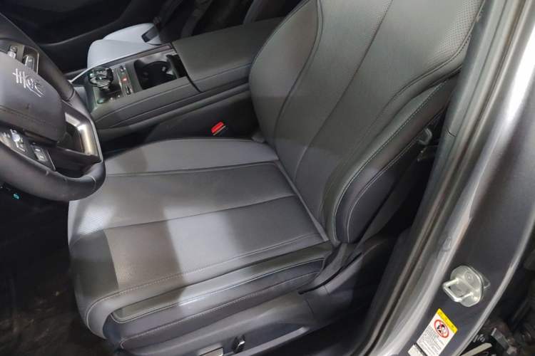 Used BYD Qin L 2025 DM-i Smart Drive 120KM Leading Model Left Front Seat