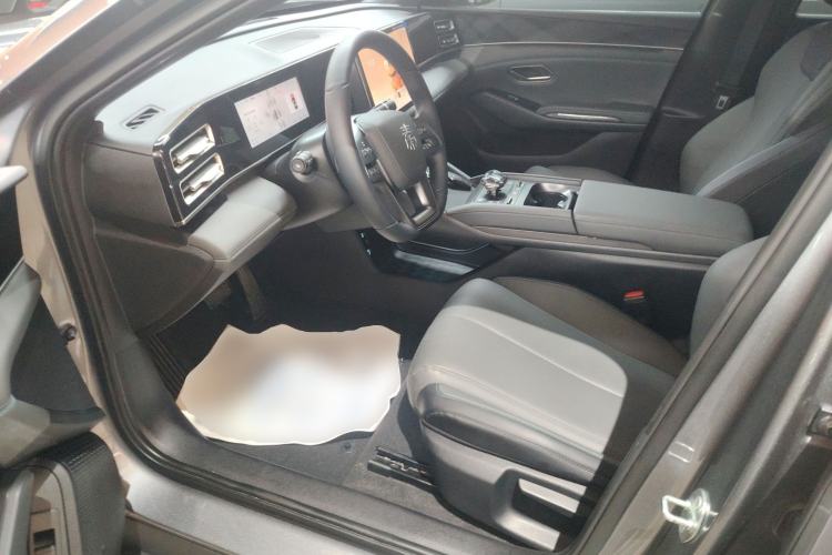 Used BYD Qin L 2025 DM-i Smart Drive 80KM Leading Model Left Front Seat