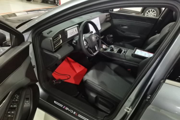 Used BYD Qin L 2025 DM-i Smart Drive 80KM Leading Model Left Front Seat
