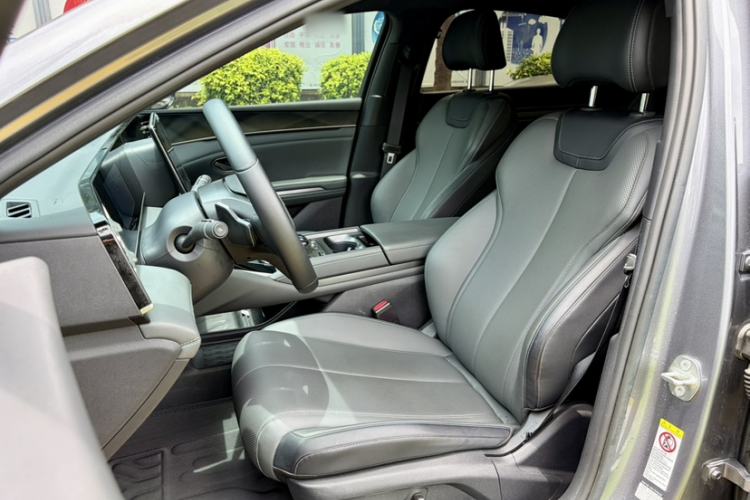 Used BYD Qin L 2025 DM-i Smart Drive 120KM Leading Model Left Front Seat