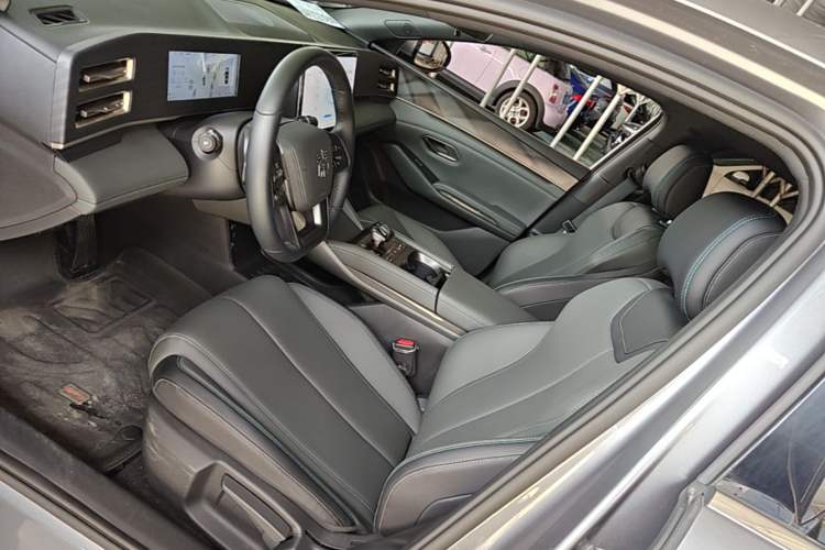 Used BYD Qin L 2025 DM-i Smart Drive 80KM Leading Model Left Front Seat