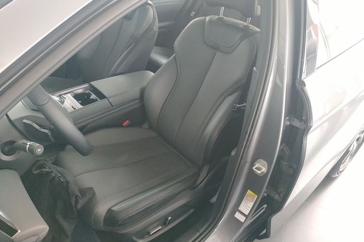 Used BYD Qin L 2025 DM-i Smart Drive 120KM Leading Model Left Front Seat