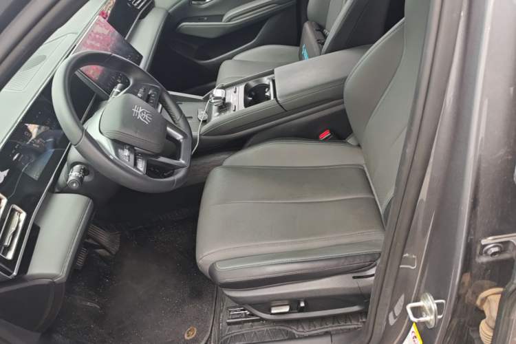 Used BYD Qin L 2025 DM-i Smart Drive 120KM Leading Model Left Front Seat