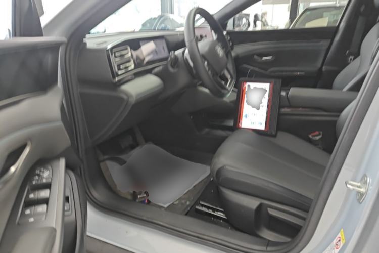 Used BYD Qin L 2025 DM-i Smart Drive 80KM Leading Model Left Front Seat