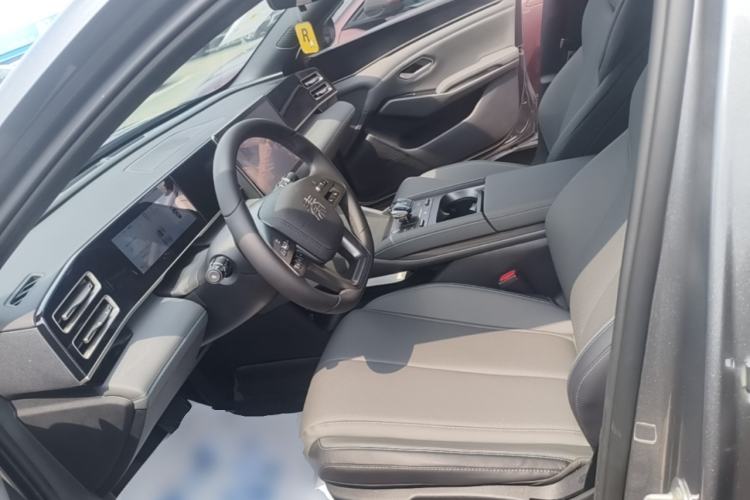 Used BYD Qin L 2025 DM-i Smart Drive 80KM Leading Model Left Front Seat