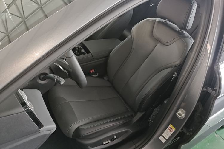 Used BYD Qin L 2025 DM-i Smart Drive 120KM Superior Model Left Front Seat