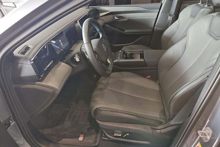 Used BYD Qin L 2025 EV 545KM Beyond Version Left Front Seat