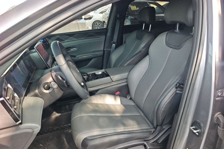 Used BYD Qin L 2025 DM-i Smart Drive 80KM Leading Model Left Front Seat