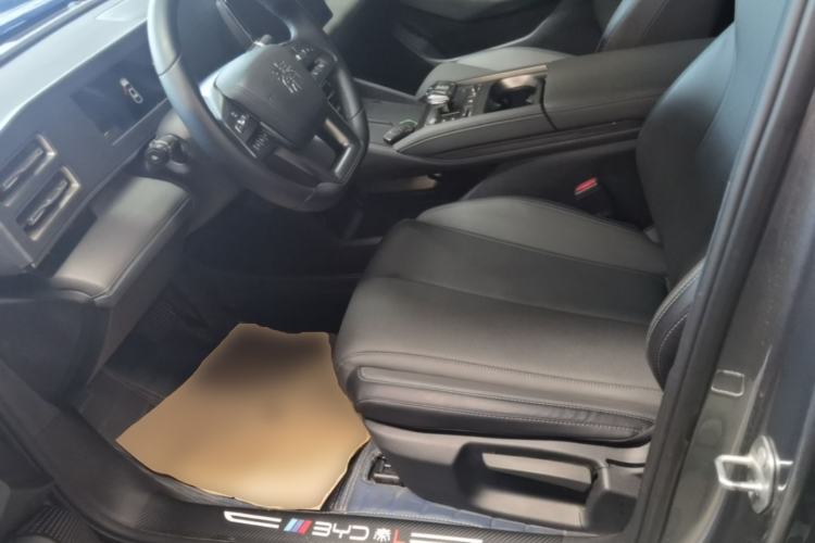 Used BYD Qin L 2025 DM-i Smart Drive 80KM Leading Model Left Front Seat