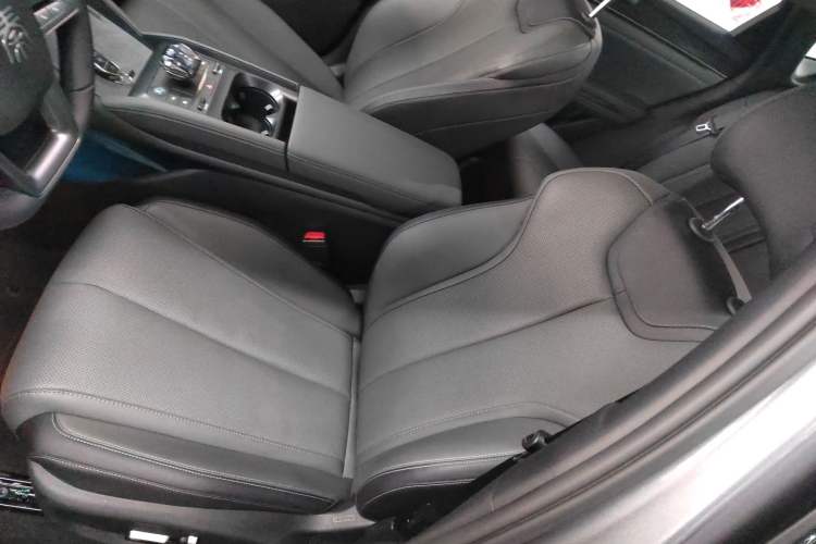 Used BYD Qin L 2025 DM-i Smart Drive 120KM Superior Model Left Front Seat
