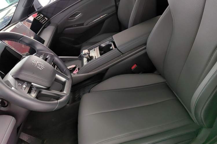 Used BYD Qin L 2025 DM-i Smart Drive 80KM Leading Model Left Front Seat