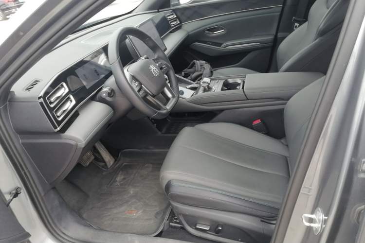 Used BYD Qin L 2025 DM-i Smart Drive 120KM Leading Model Left Front Seat