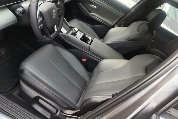 Used BYD Qin L 2025 DM-i Smart Drive 80KM Leading Model Left Front Seat