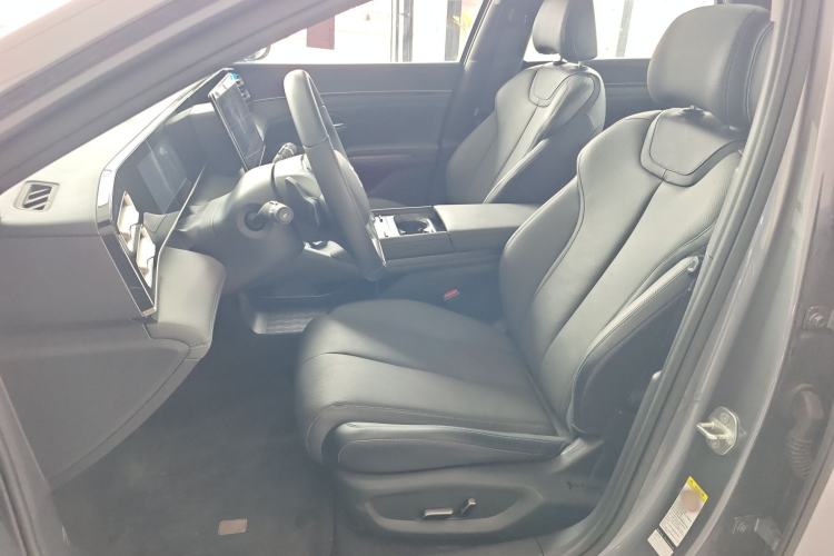 Used BYD Qin L 2025 DM-i Smart Drive 120KM Superior Model Left Front Seat