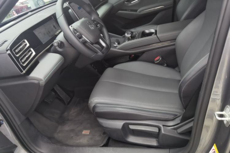 Used BYD Qin L 2025 DM-i Smart Drive 80KM Leading Model Left Front Seat