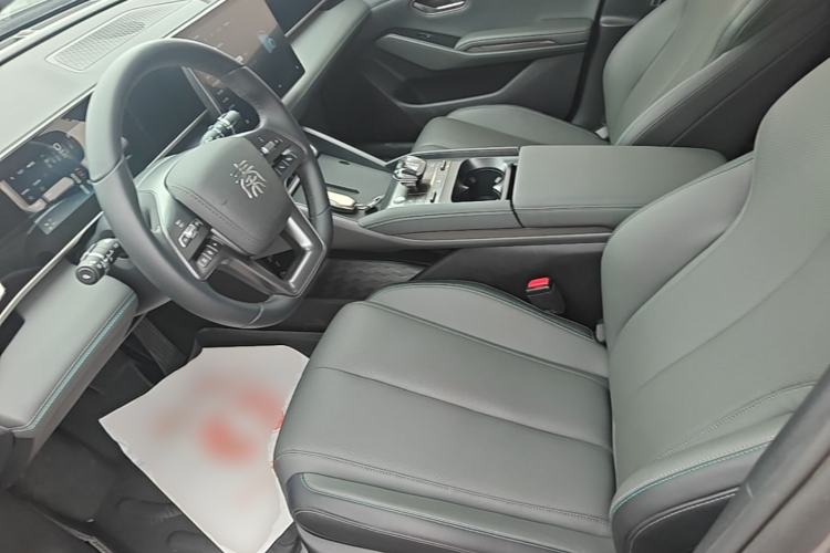 Used BYD Qin L 2025 DM-i Smart Drive 80KM Leading Model Left Front Seat