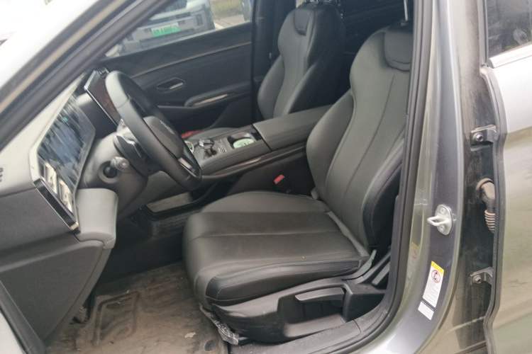 Used BYD Qin L 2025 DM-i Smart Drive 80KM Leading Model Left Front Seat