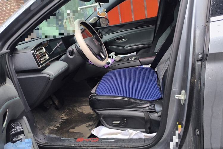 Used BYD Qin L 2025 DM-i Smart Drive 120KM Leading Model Left Front Seat