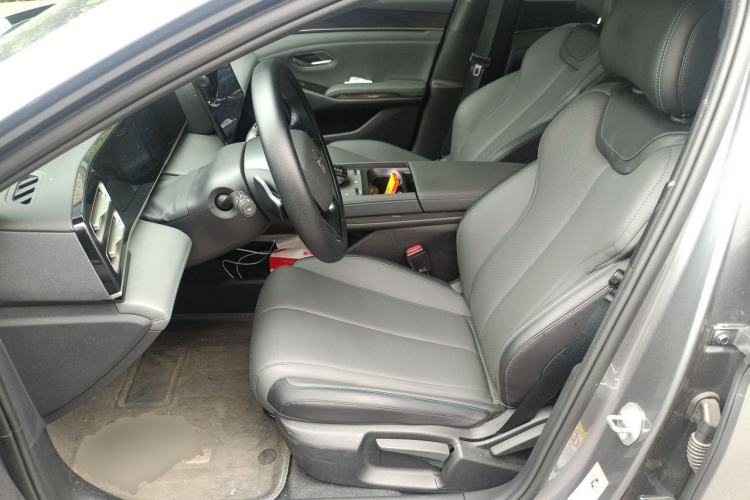 Used BYD Qin L 2025 DM-i Smart Drive 80KM Leading Model Left Front Seat