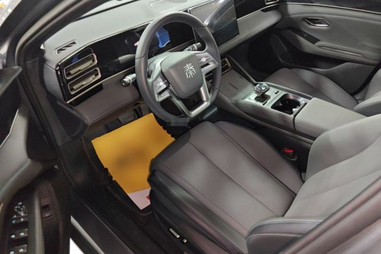Used BYD Qin L 2025 DM-i Smart Drive 120KM Superior Model Left Front Seat