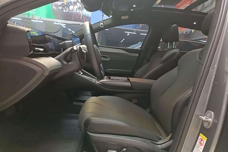 Used BYD Qin L 2025 EV 545KM Beyond Version Left Front Seat