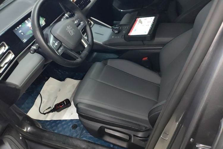 Used BYD Qin L 2025 DM-i Smart Drive 80KM Leading Model Left Front Seat