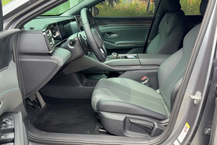 Used BYD Qin L 2025 DM-i Smart Drive 80KM Leading Model Left Front Seat
