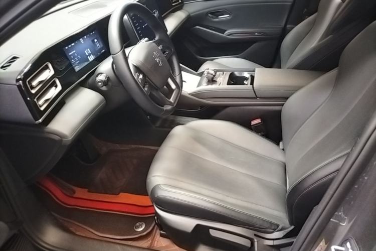 Used BYD Qin L 2025 DM-i Smart Drive 80KM Leading Model Left Front Seat