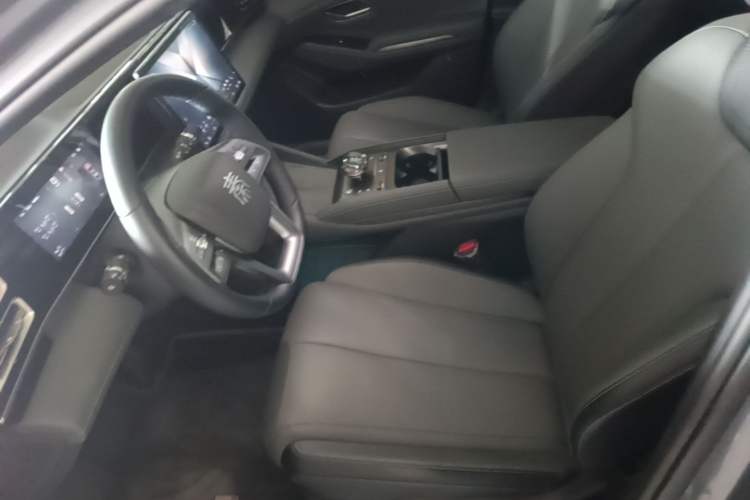 Used BYD Qin L 2025 DM-i Smart Drive 120KM Superior Model Left Front Seat