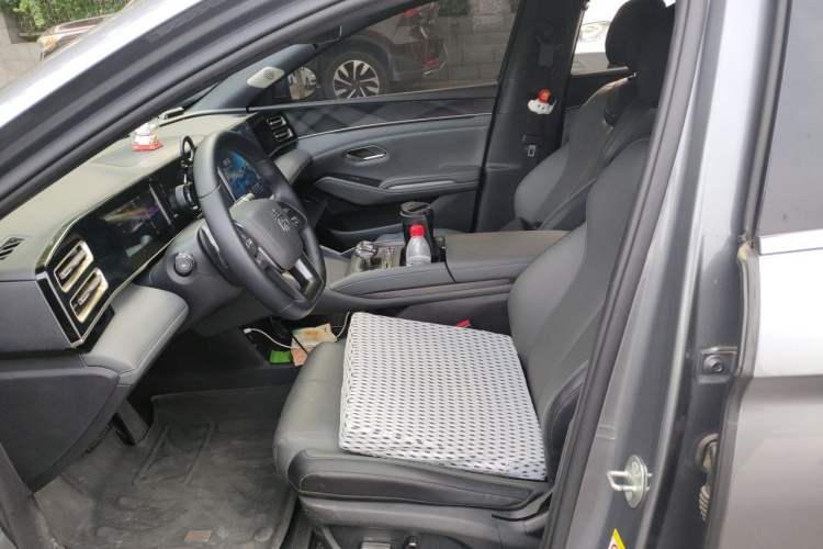 Used BYD Qin L 2025 DM-i Smart Drive 80KM Superior Model Left Front Seat