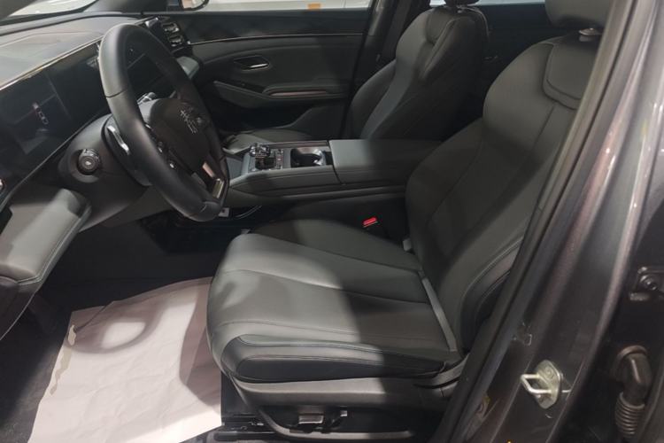 Used BYD Qin L 2025 DM-i Smart Drive 120KM Leading Model Left Front Seat