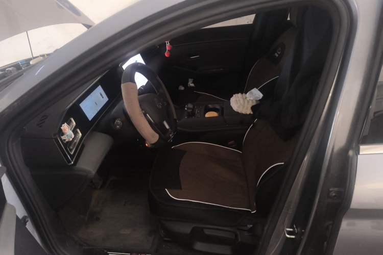 Used BYD Qin L 2025 DM-i Smart Drive 80KM Leading Model Left Front Seat