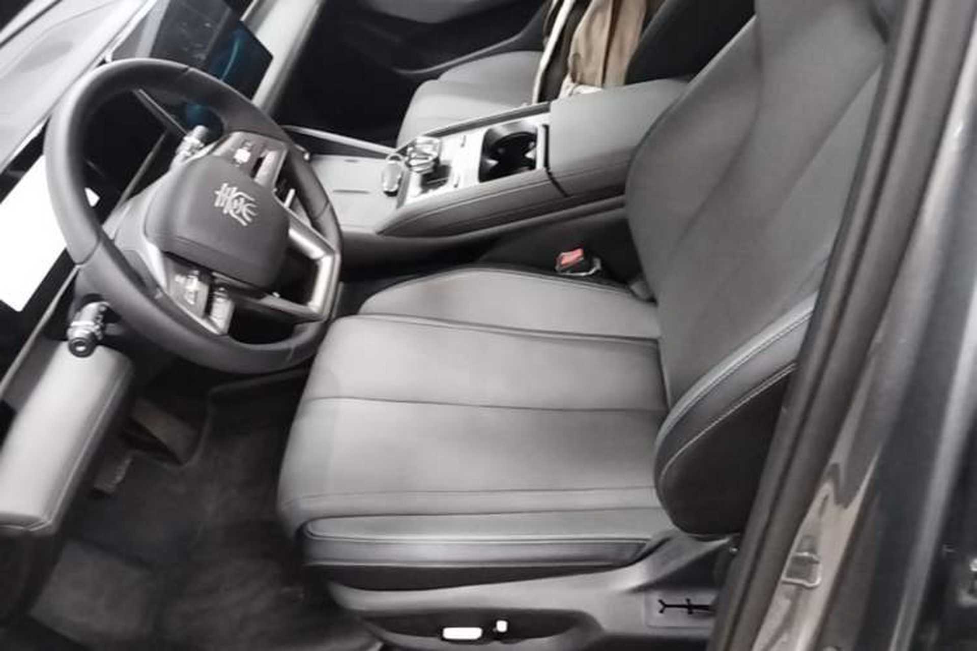 Used BYD Qin L 2025 DM-i Smart Drive 120KM Superior Model Left Front Seat