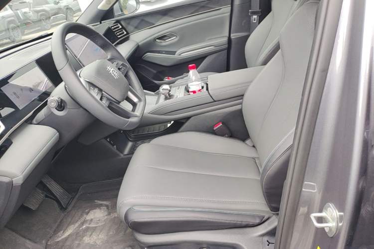 Used BYD Qin L 2025 DM-i Smart Drive 120KM Superior Model Left Front Seat