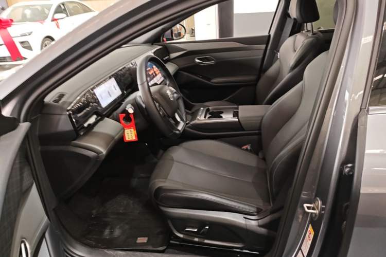 Used BYD Qin L 2025 EV 545KM Beyond Version Left Front Seat