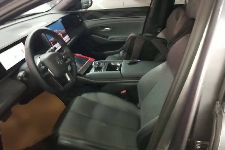 Used BYD Qin L 2025 DM-i Smart Drive 80KM Leading Model Left Front Seat