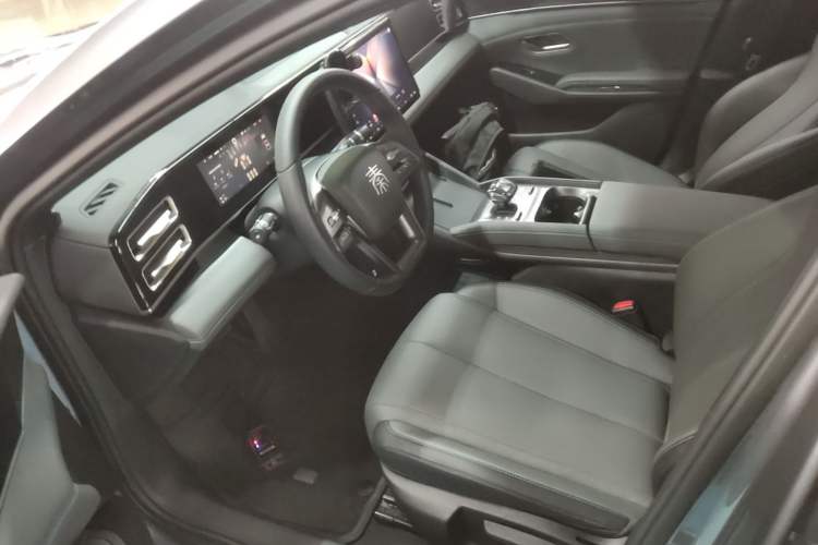 Used BYD Qin L 2025 DM-i Smart Drive 80KM Leading Model Left Front Seat