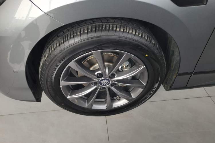 Used BYD Qin L 2025 EV 470KM Leading Edition Left Front Wheel Hub
