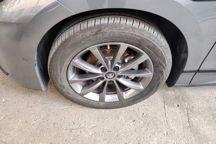 Used BYD Qin L 2025 EV 545KM Beyond Version Left Front Wheel Hub