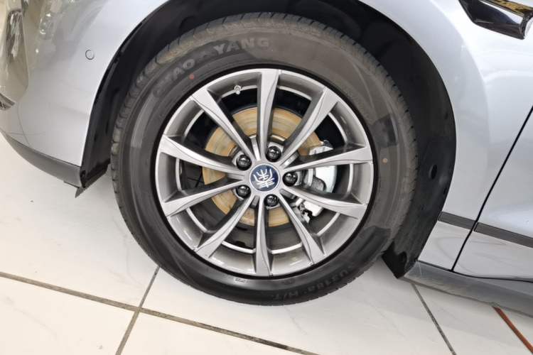 Used BYD Qin L 2025 EV 545KM Beyond Version Left Front Wheel Hub