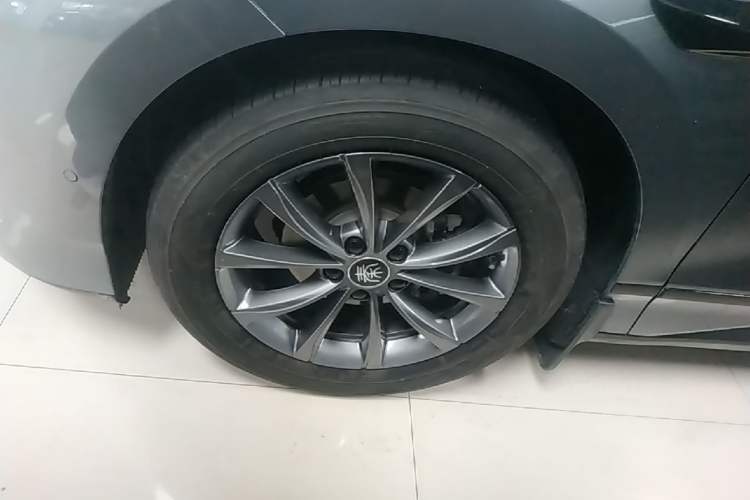 Used BYD Qin L 2025 EV 545KM Beyond Version Left Front Wheel Hub