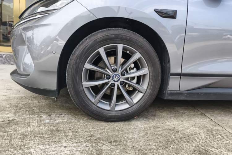 Used BYD Qin L 2025 EV 470KM Leading Edition Left Front Wheel Hub