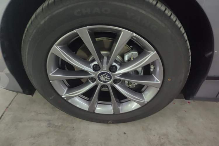 Used BYD Qin L 2025 EV 470KM Leading Edition Left Front Wheel Hub
