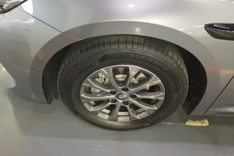 Used BYD Qin L 2025 DM-i Smart Drive 80KM Leading Model Left Front Wheel Hub