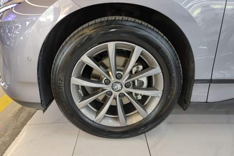 Used BYD Qin L 2025 EV 545KM Beyond Version Left Front Wheel Hub