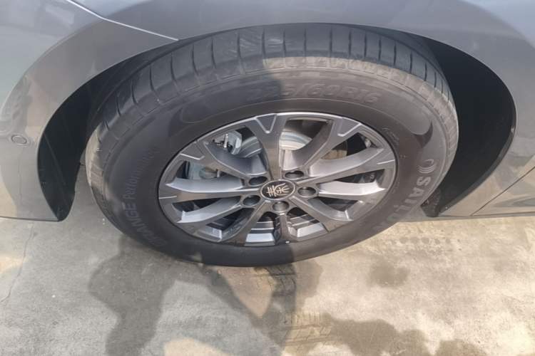 Used BYD Qin L 2025 DM-i Smart Drive 80KM Leading Model Left Front Wheel Hub